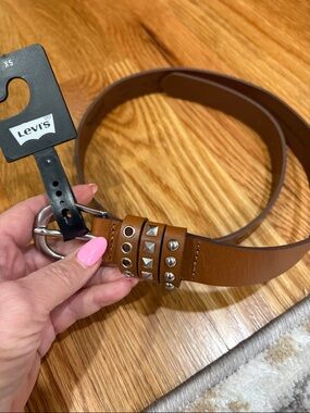 NWT LEVIS women’s Leather Studded  Belt - Brown silver buckle studs XS / 30